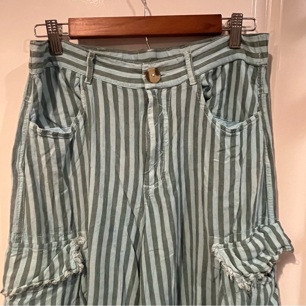 Urban Outfitters Striped Cargo Pants. Women’s size medium - Picture 3 of 7